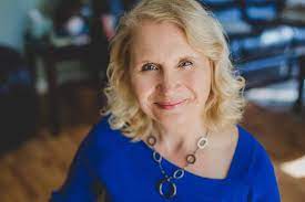 Photo of Gerri Detweiler Headshot